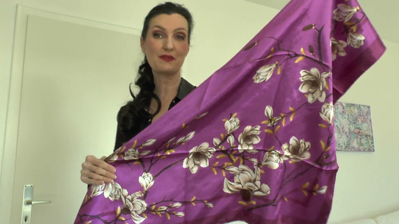 Lady Victoria Valente: Styling an Ascot-style Satin Scarf - Part 1