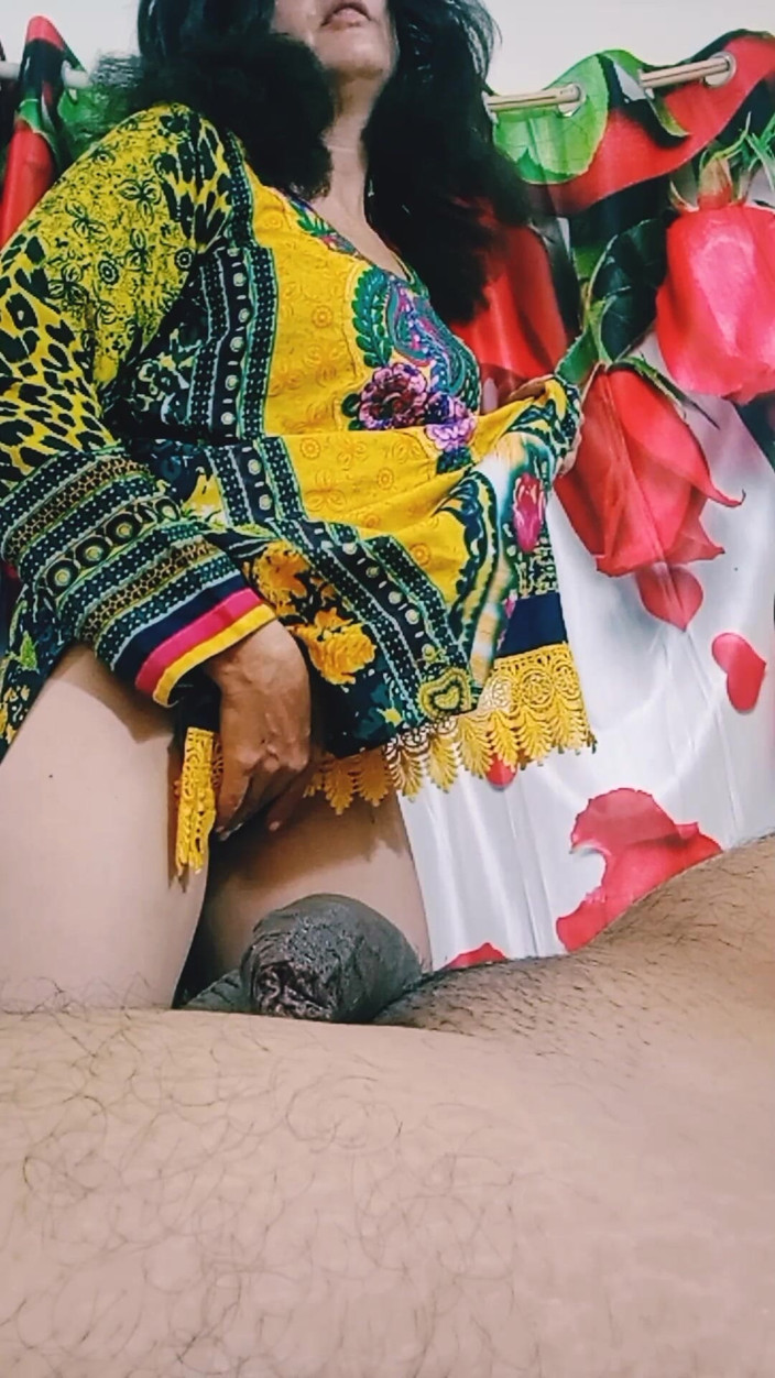 Bolly Karma: Curvy Girl Pleases Her BF