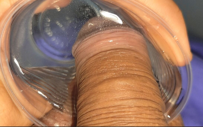 Straight Daddy Club: Mysterious Solution Inserted Into the Wrinkled Cock.