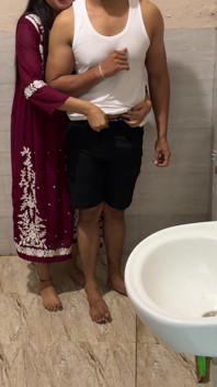 I'm Fucking Hard My Best Friend's Wife Saara Bhabhi, Full Hindi Video