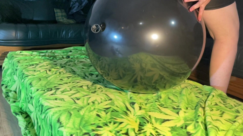 BeachBallsDuo: (cr-2) 16 Huge 60-100cm Very Thick Balloons Crushed by Are Asses! 2 Camera...