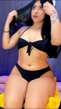 lesbiynon ne vaibretar ke saath gand chaatne aur hastamaithun karne ki paarti ki