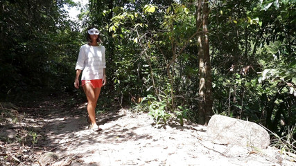 Bruce-and-Morgan: Morgan fa pipì in natura