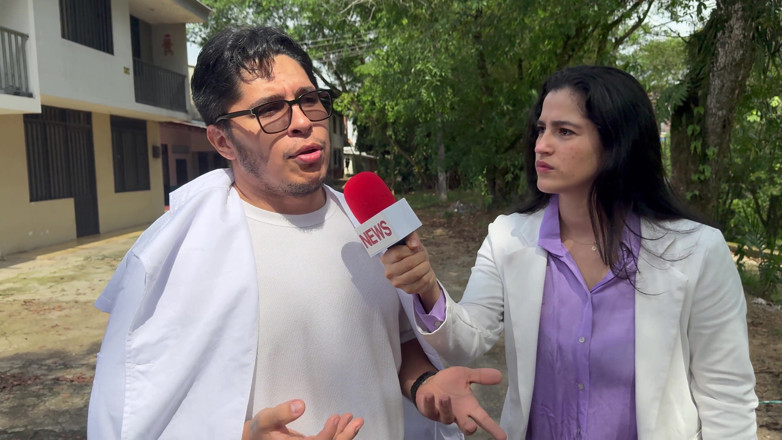 NamiQseiiin: Una Sexy Reportera Recibe Una Follada Duro Por La Primicia...