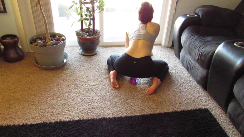 Veggiebabyy: Xé quần legging của tôi để tự đụ mình