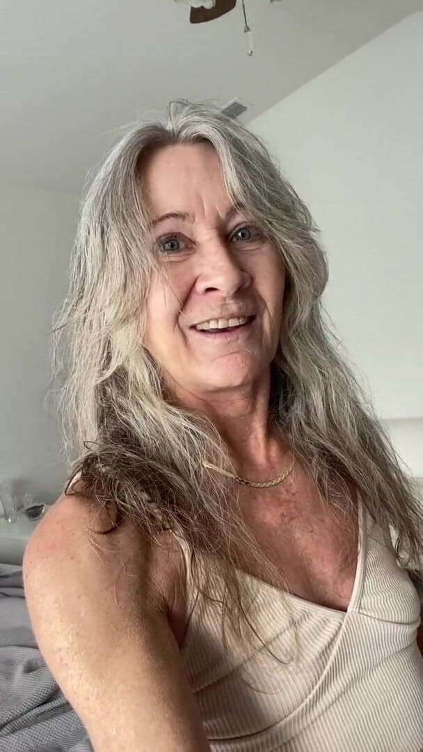 Leilani Lei: Bom dia, todos vocês!