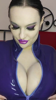 Látex roxo, esguicho, anal, porra nos peitos