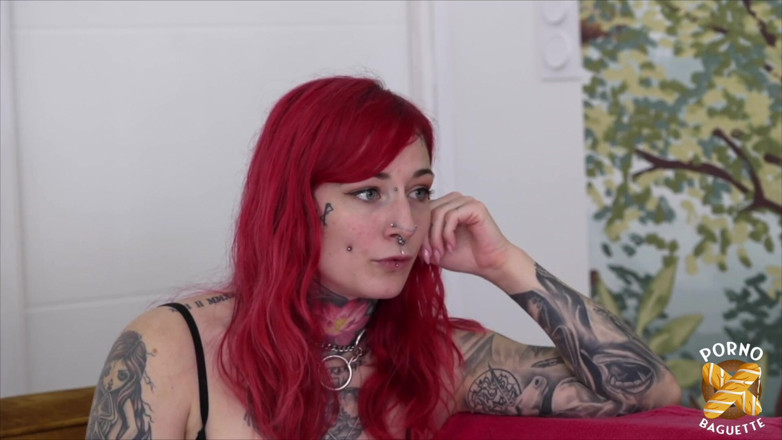 Porno Baguette: Sya, belle rousse, veut baiser toute la journée
