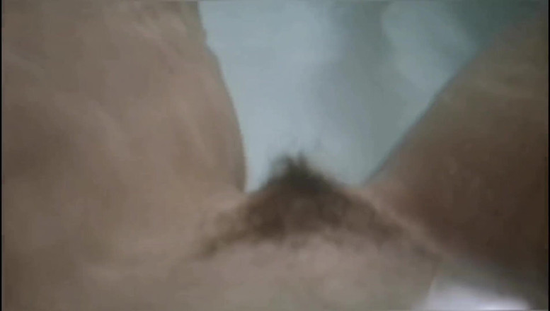 Erotic Tanya: Easter gift - underwater farts