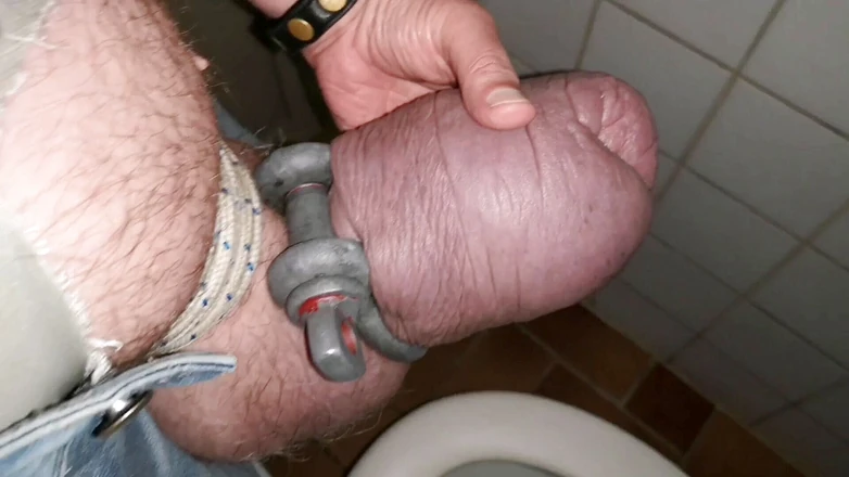 Monster_Meat_: Wanking in the toilet