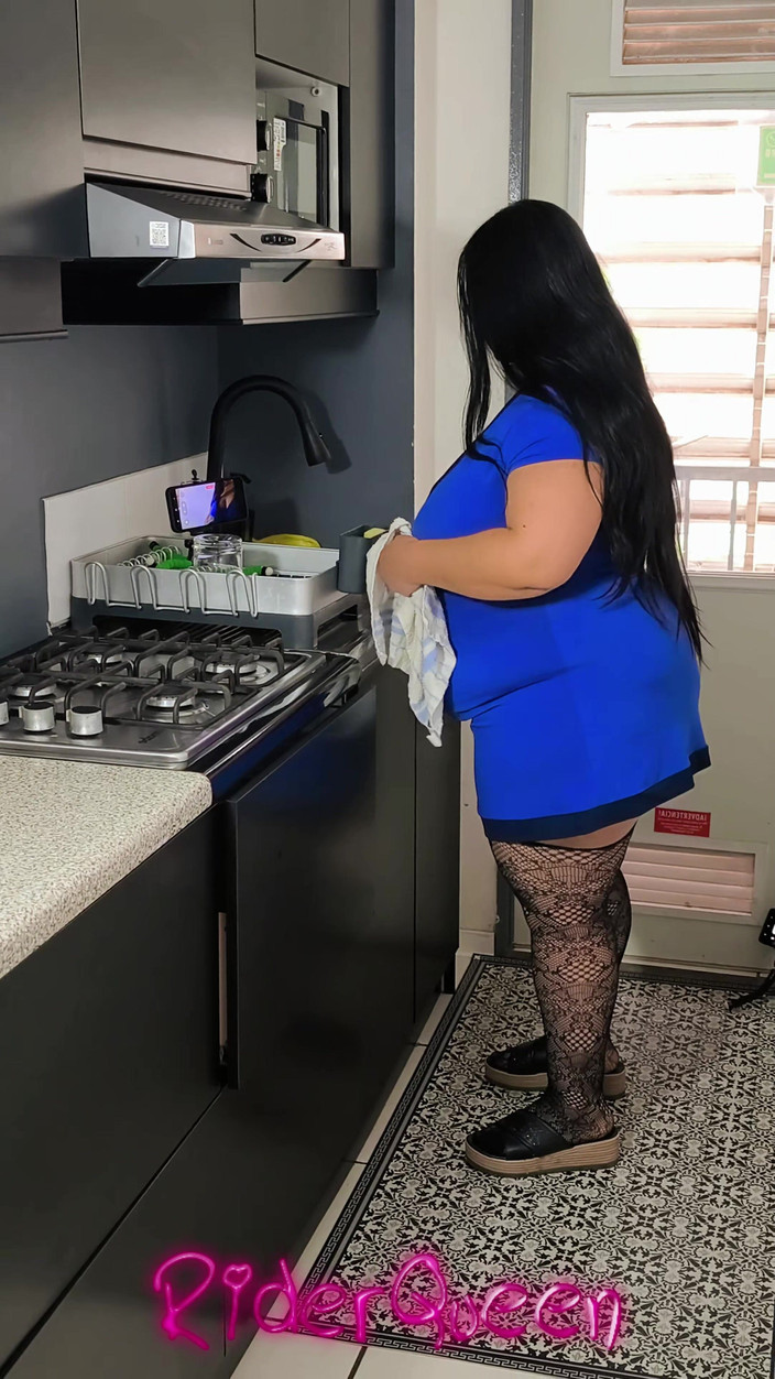 Riderqueen BBW Step Mom Latina Ebony: किचन में सेक्स - असली सौतेली मम्मी खूबसूरत विशालकाय महिला की चुदाई