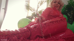 Arya Grander: FemDom POV video: obojek a vodítko sexy hra. Paní Arya...