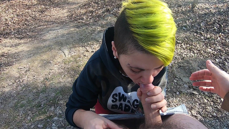 bekycarril: Outdoor blowjob at the lakes with cum in mouth and...
