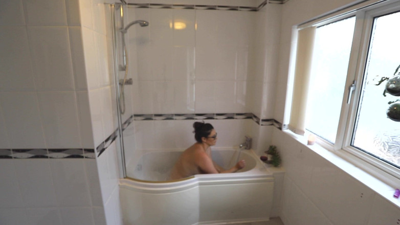 Countess diamond: Watch Me Bathe