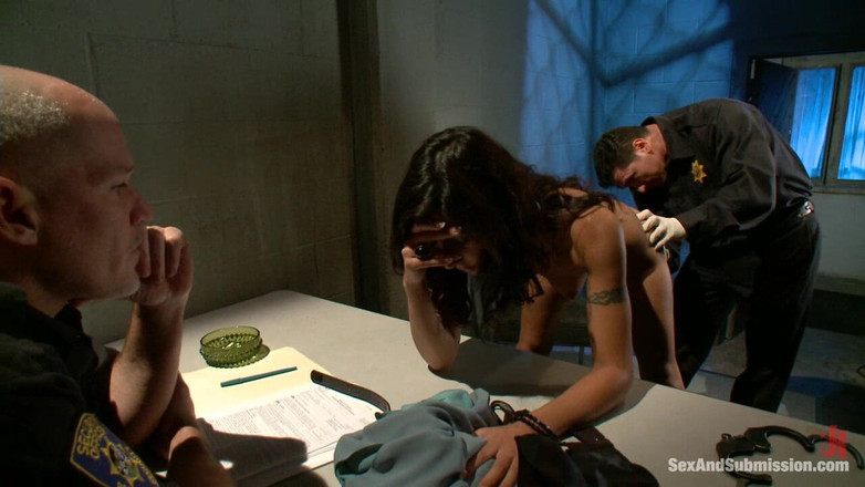 Sex and Submission by Kink: Vùng đất nước ngoài