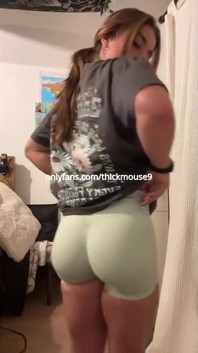 18yo Influencer Flashes Hairy Pussy on Tiktok *embarassed*
