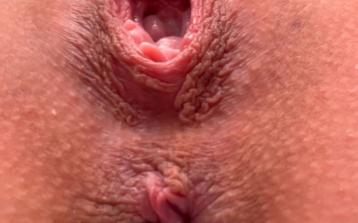 Euroslut: Euroslut Clitoris Pumping Pregnant Vacuglide Clit Sucking Machine