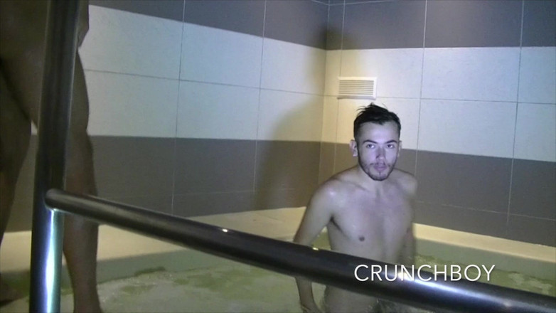 PORN FRENCH RAW FUCK CLUB X: Dientot di ruangan sauna sama viktor rom si bintang botak
