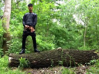 Idmir Sugary: Pisse d&#039;un tronc d&#039;arbre