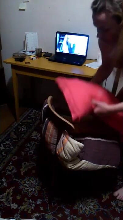 Dorisstar: Loser fuck pillow as girlfriend