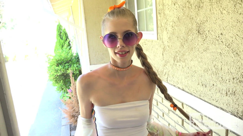 Hookup Hotshot: Skinny slut Kyaa gets her asshole pounded