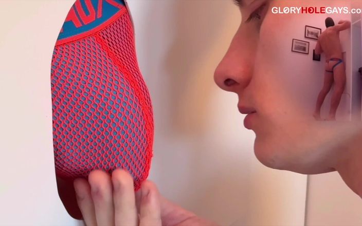 GLORYHOLEGAYS: Tanpa sensor &amp; dalam - kakak gym tanpa kondom di gloryhole