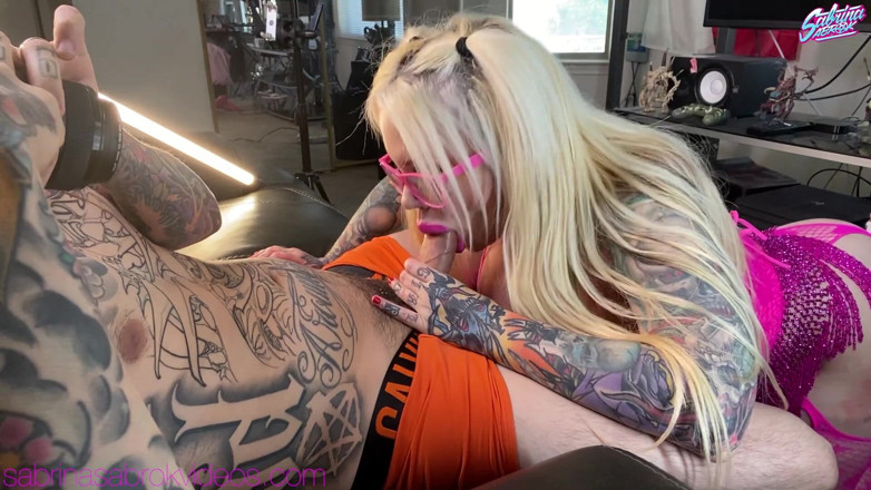 Sabrina Sabrok: 입에 사정하는 맛있는 딥쓰롯 후배위 섹스