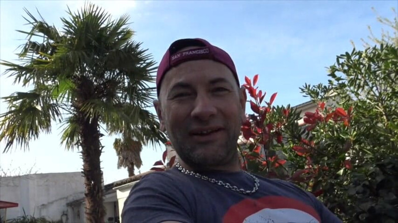 Gaybareback: Молодую натуралку трахнул на улице Leo Rex