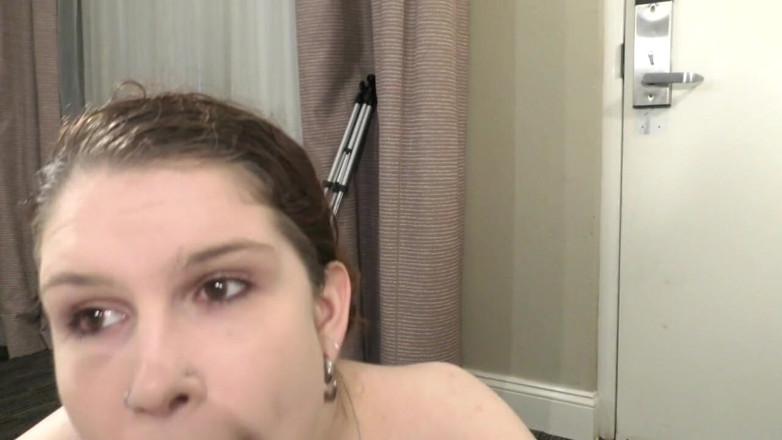 Real Amateur Sluts: Sara Indeep chupa, fode e bebe sua porra
