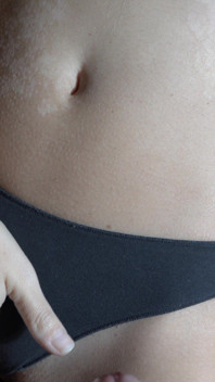Se Corre Sobre Mis Bragas Y Yo Sigo Masturbándome Hasta Llegar Al Orgasmo