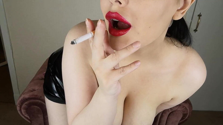 Lacey Looxxx: Smoking Fetish, Pvc and Dirty Talk