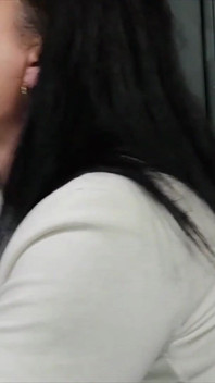 业余成熟的熟女喜欢吮吸和吞精