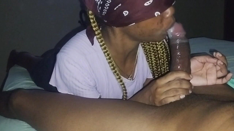 Skyy: Вітчим, давайте поградимо! Я буду смоктати твій член, якщо ти переможеш