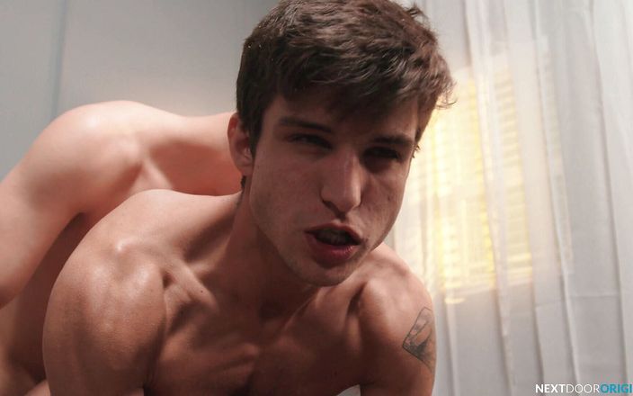 NextDoor Studios: NextDoorStudios - Gerücht hat es, wir können nicht ficken, beweisen sie...