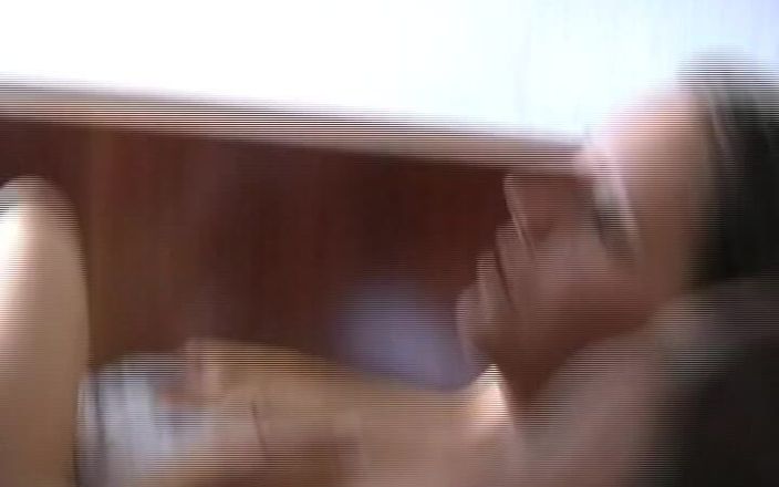 German amateur couples: Prvotřídní německé teenagerky dostávají výstřik na obličej po hardcore trojce