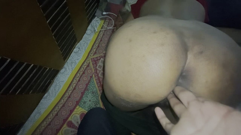 Sexy taniya ki Chut dekho or sexy pose bhi: Futai pe la spate cu lovituri dure și ejaculare