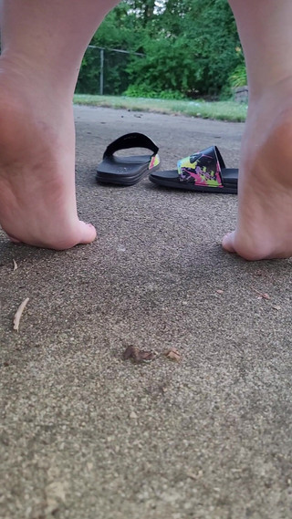 On cloud 69: Podpatky a chodidla mých nohou venku