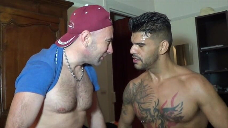 Gaybareback: Leon XXL fuck bareback Jess Royan and creampie