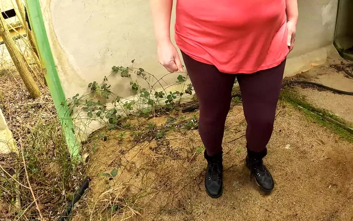 Bouncy Tits Action: Loud Tit Slapping at Construction Site