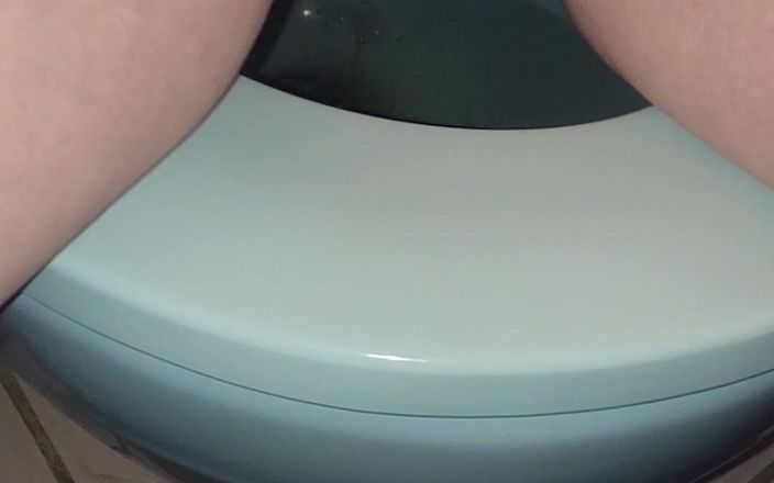 On cloud sixty nine: Wife Pisses in Toilet