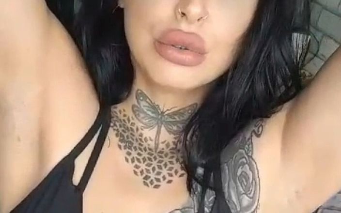 LouiseEbony 27: Sensual axila suada limpa e adorada