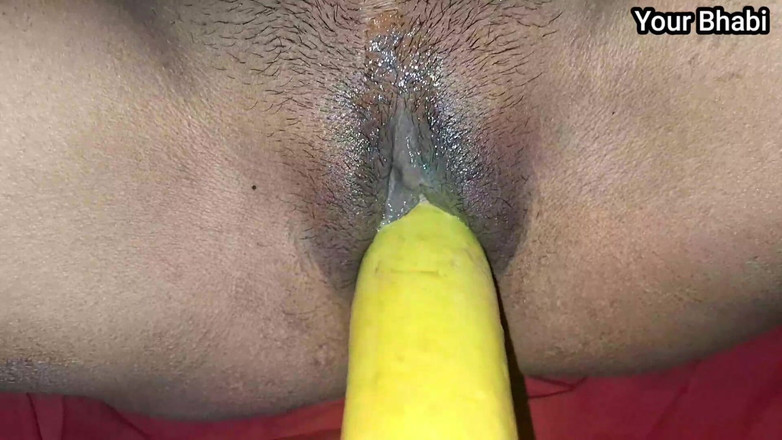 Bhabi: 你的性感人妻被老公摄影师干并手淫