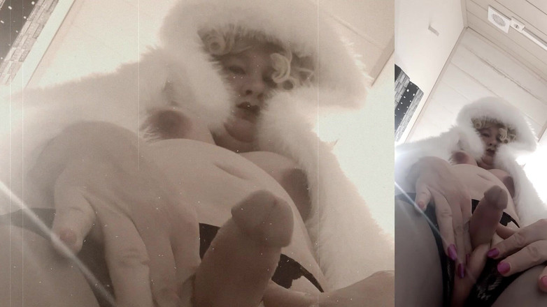 Trans fur bitch: Transfurlady retro își arată țâțele și pula tare și ejaculează