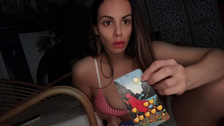 Annika Rain: La matrigna legge il Tuo tarot