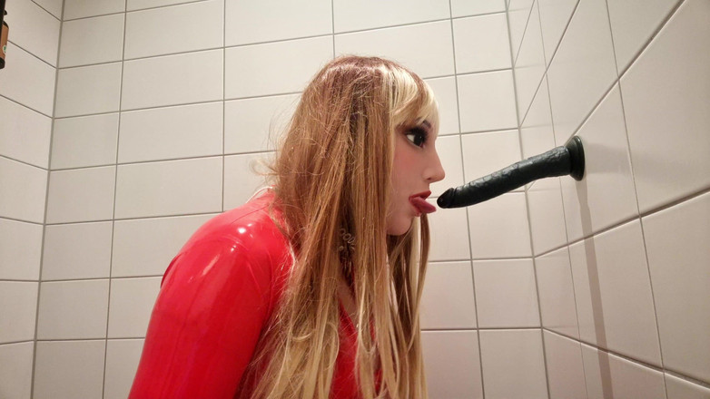 Hooded June: Diep in keel oefenen