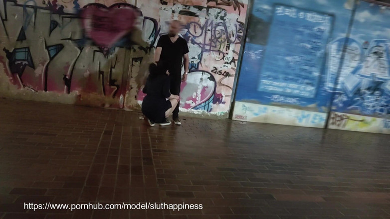 Toilet Mommy: Pompino pubblico molto rischioso