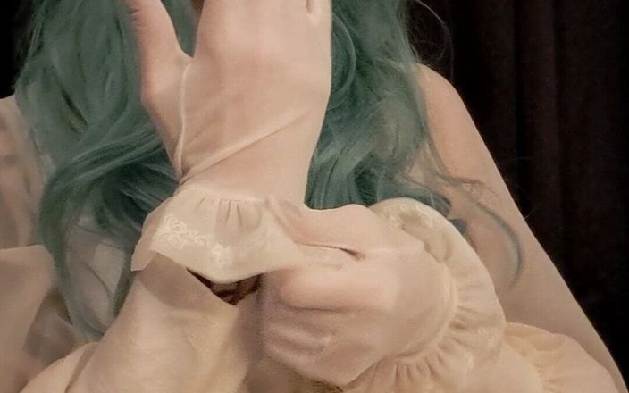 Pandora SG: Vintage Glove Try on with Petite Pastel Goth