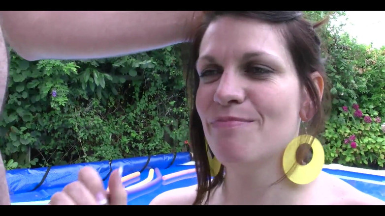 HPG Production: 主婦は2つの大きな太いペニスをファックします