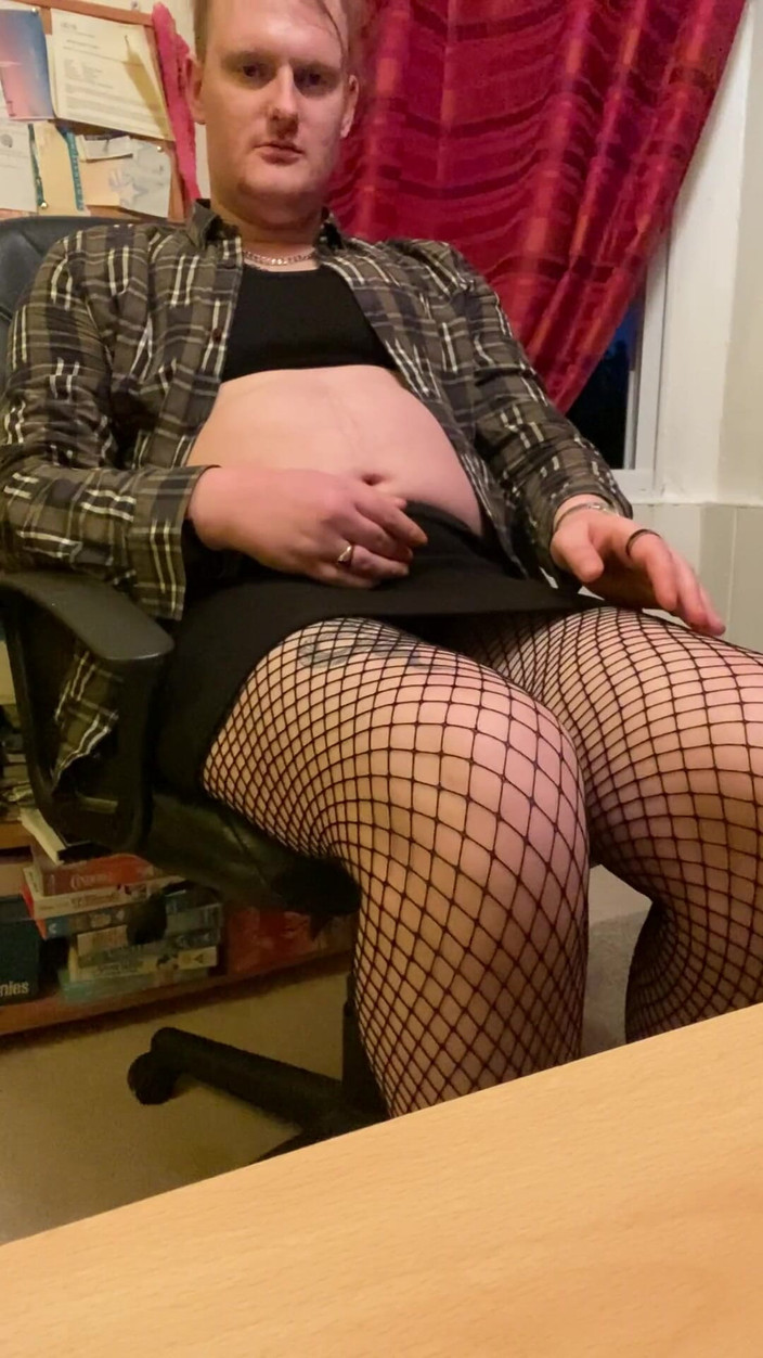 Ava Maxwell: Karya seni seksi swindler dengan stoking jala