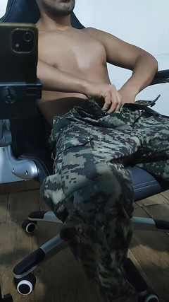 Hornyboy2058: 来自阿尔法军人的大量射液